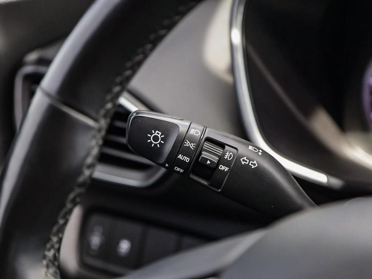 2020 Hyundai Santa Fe Essential 2.4 4dr Front-Wheel Drive Photo