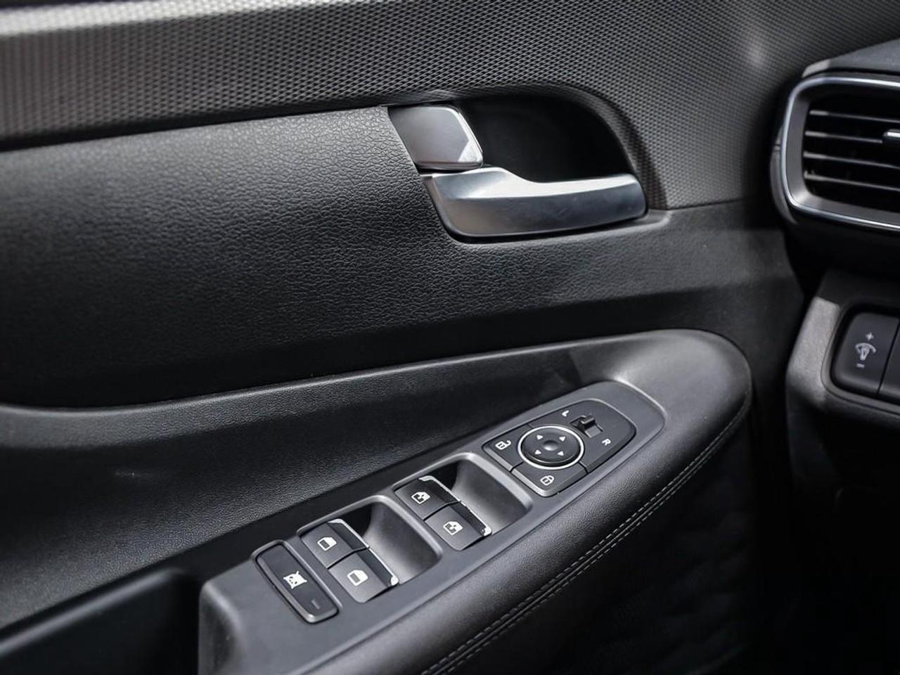 2020 Hyundai Santa Fe Essential 2.4 4dr Front-Wheel Drive Photo
