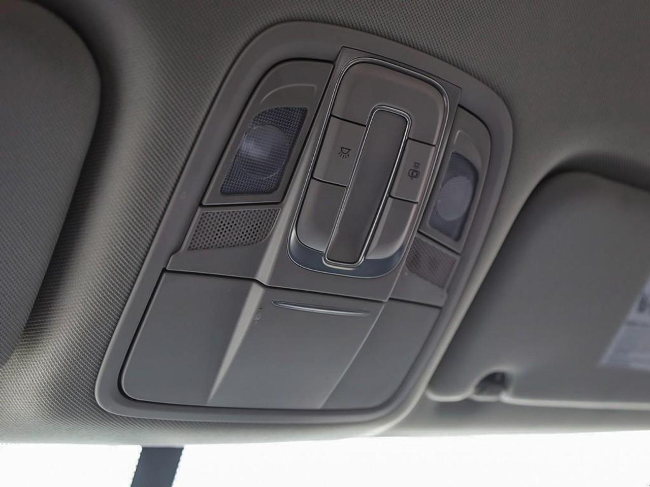 2020 Hyundai Santa Fe Essential 2.4 4dr Front-Wheel Drive Photo