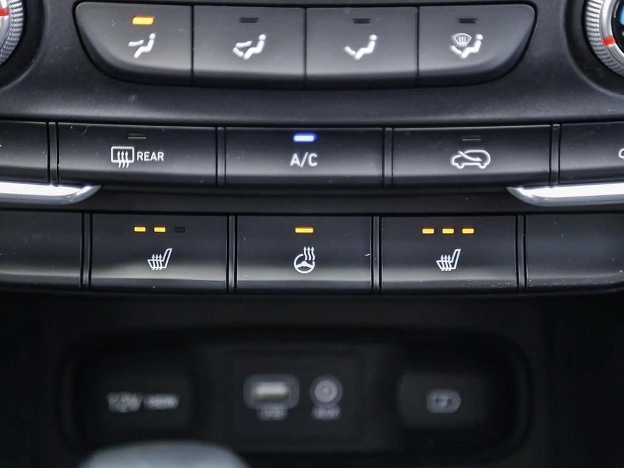 2020 Hyundai Santa Fe Essential 2.4 4dr Front-Wheel Drive Photo