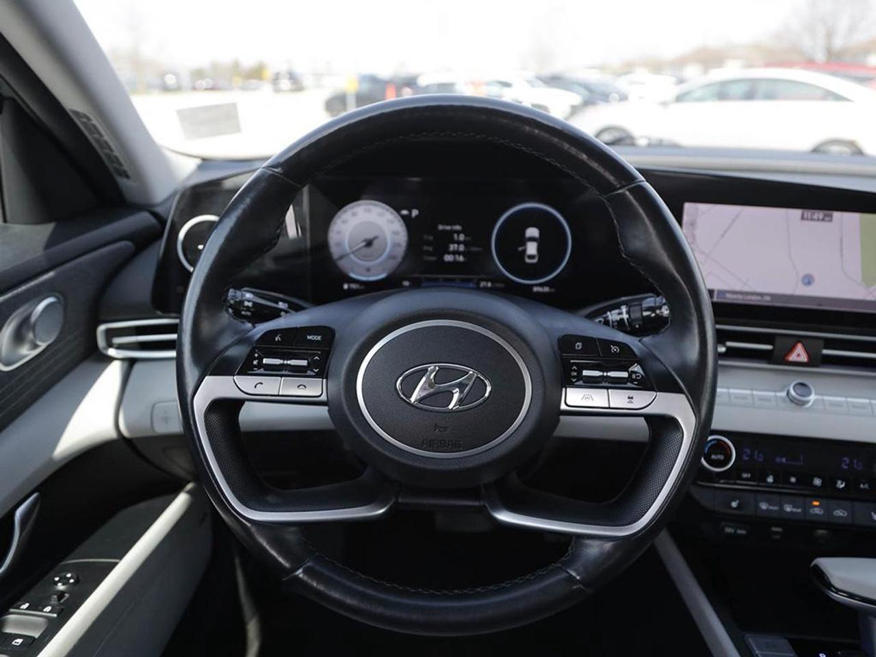 2022 Hyundai Elantra Ultimate Tech w/Two-Tone Interior 4dr Sedan Photo