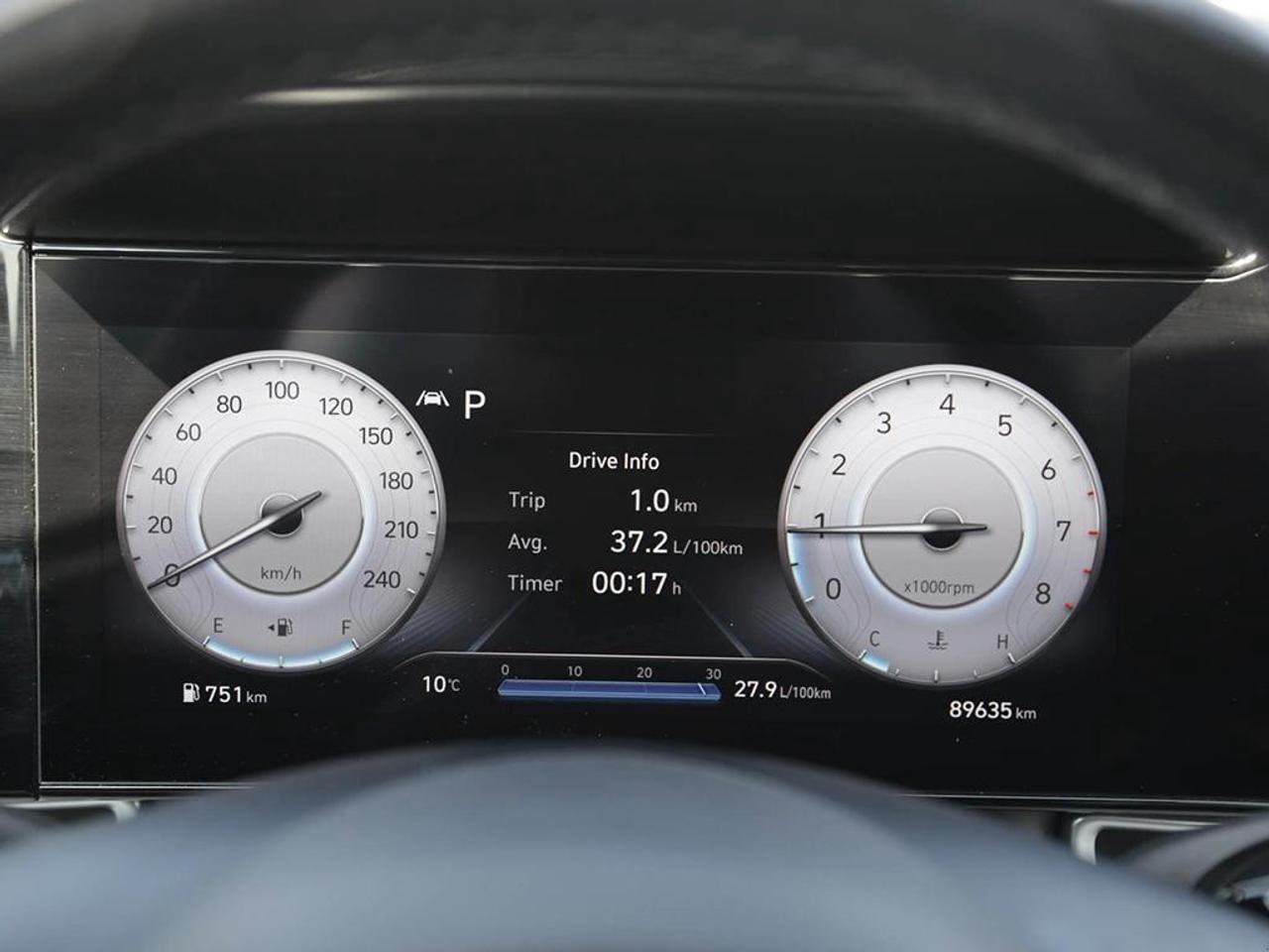 2022 Hyundai Elantra Ultimate Tech w/Two-Tone Interior 4dr Sedan Photo