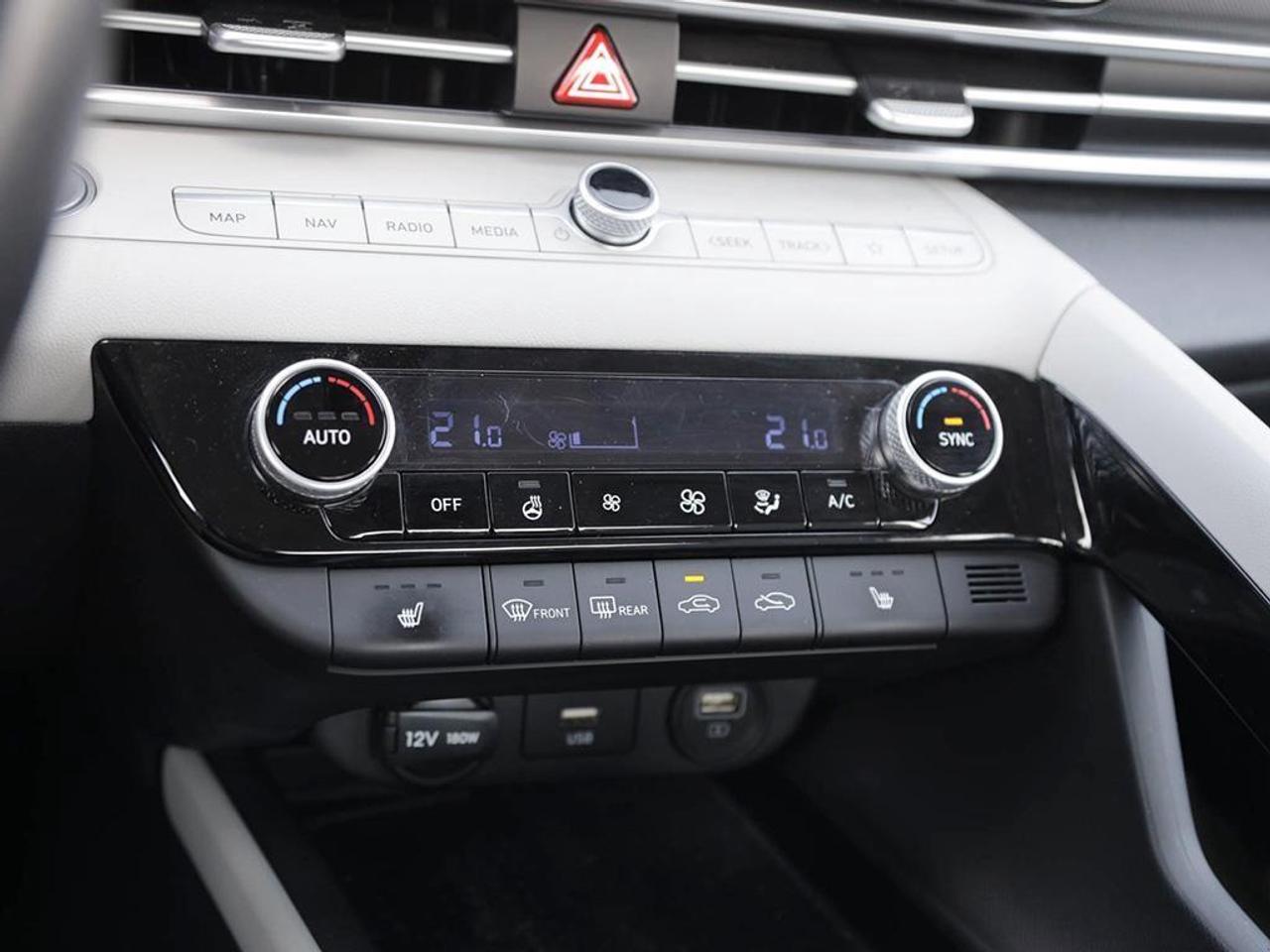 2022 Hyundai Elantra Ultimate Tech w/Two-Tone Interior 4dr Sedan Photo