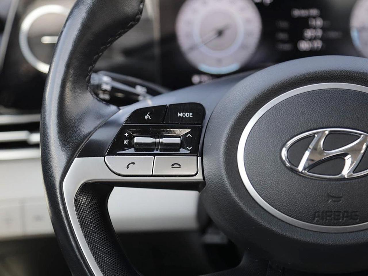 2022 Hyundai Elantra Ultimate Tech w/Two-Tone Interior 4dr Sedan Photo