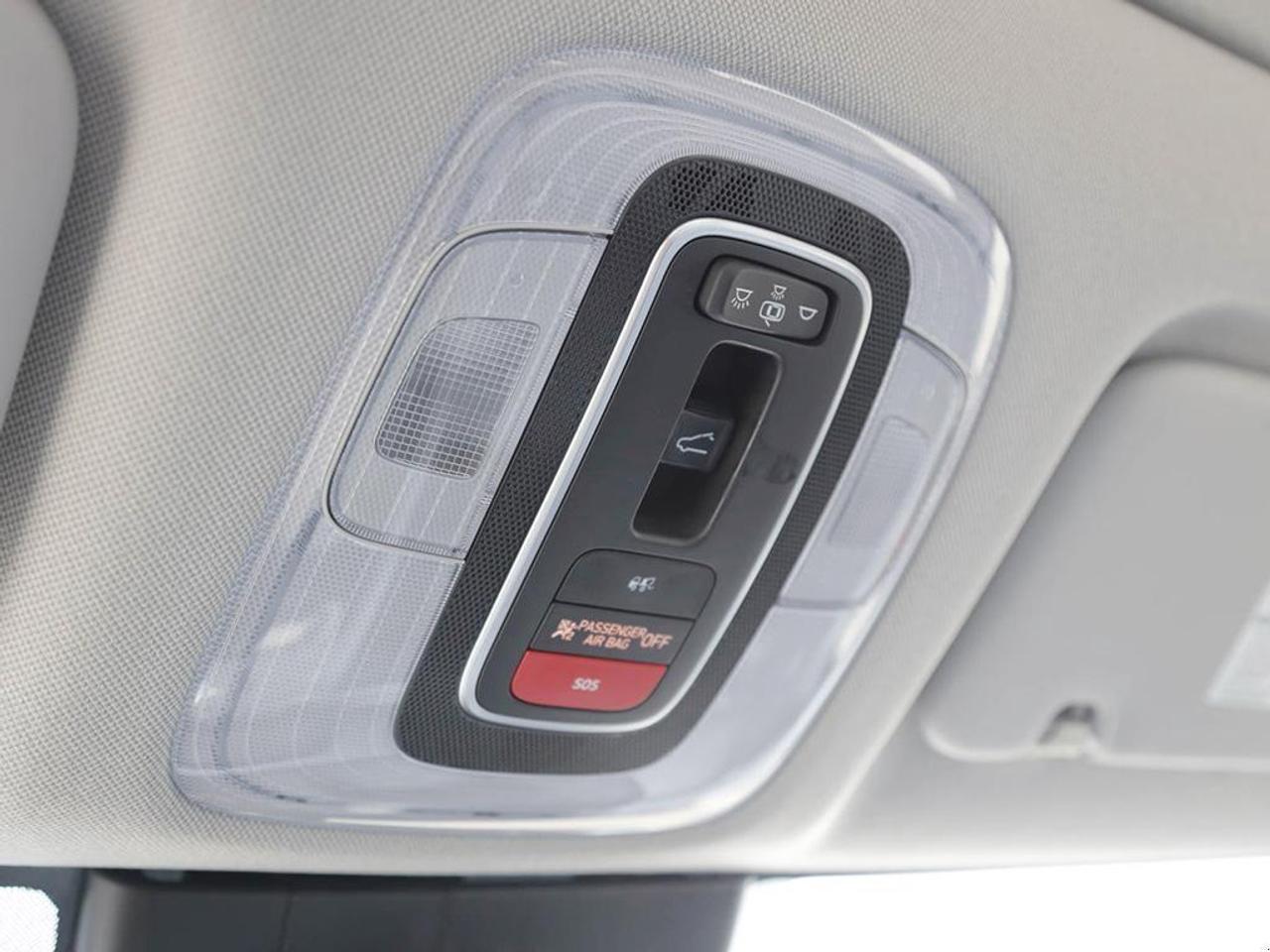 2022 Hyundai Elantra Ultimate Tech w/Two-Tone Interior 4dr Sedan Photo