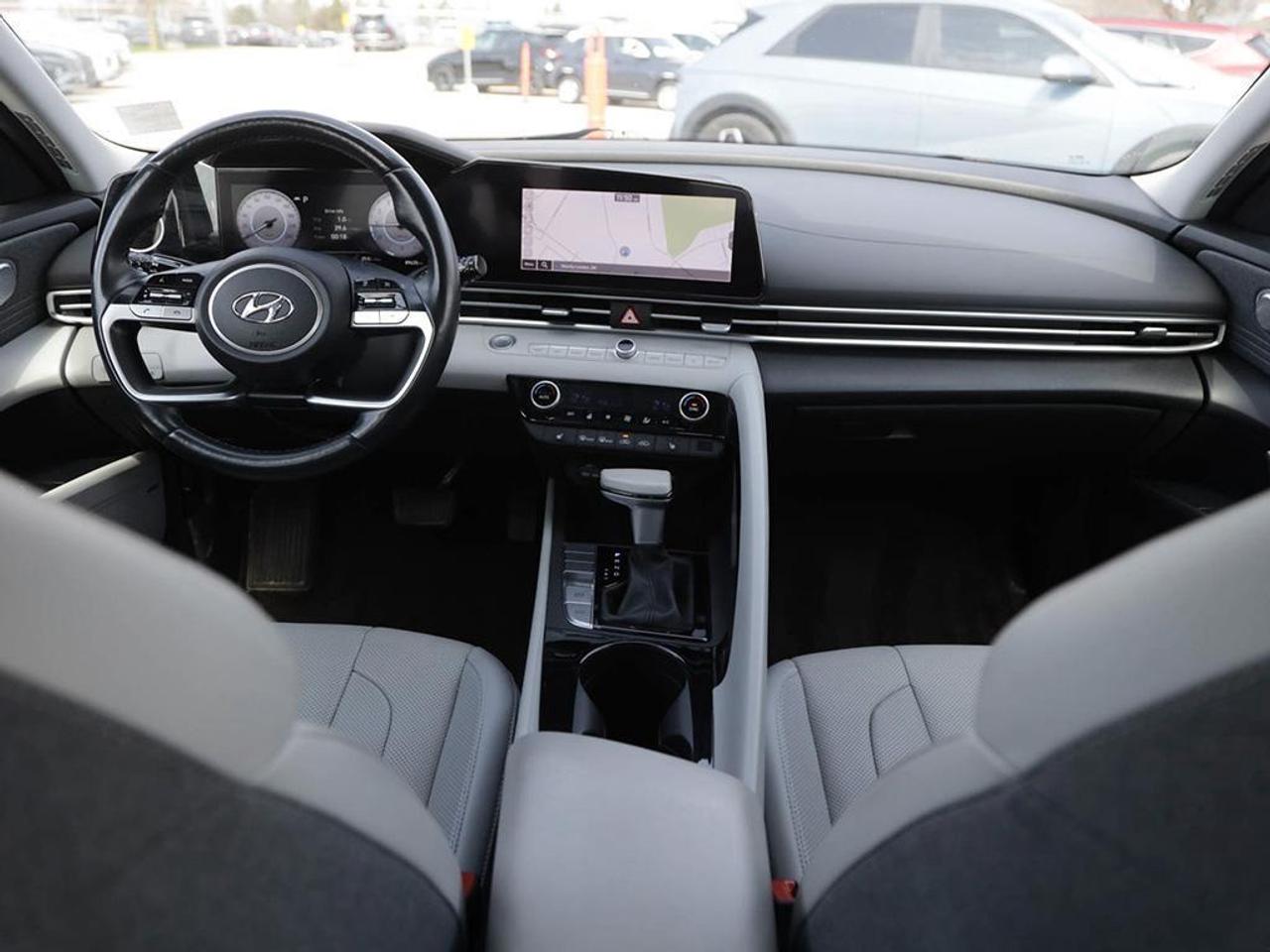 2022 Hyundai Elantra Ultimate Tech w/Two-Tone Interior 4dr Sedan Photo