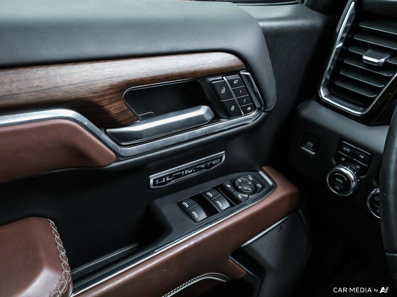 2023 GMC Sierra 1500 4WD Crew Cab 147  Denali Ultimate Photo