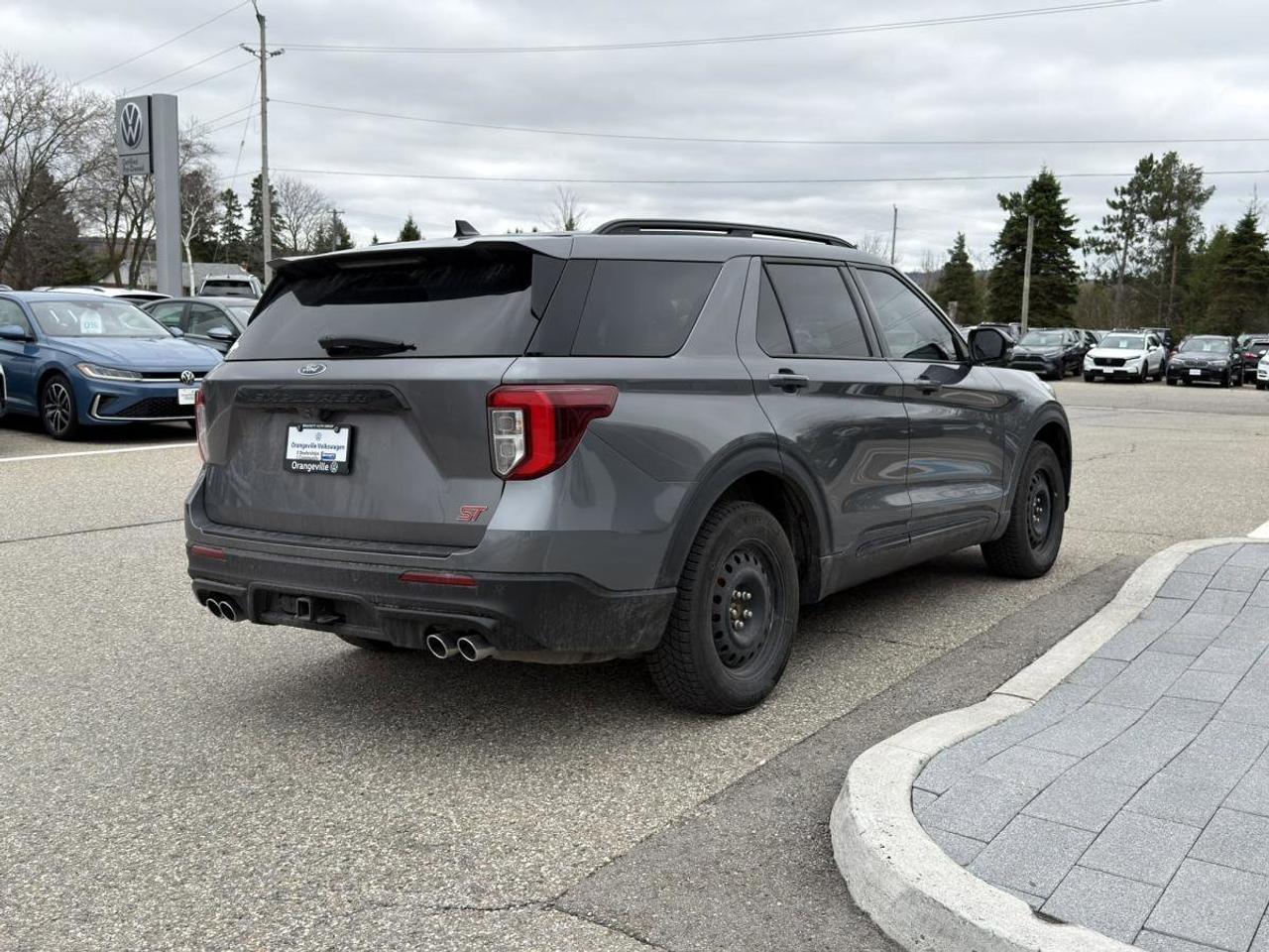 2023 Ford Explorer ST 4WD Photo2