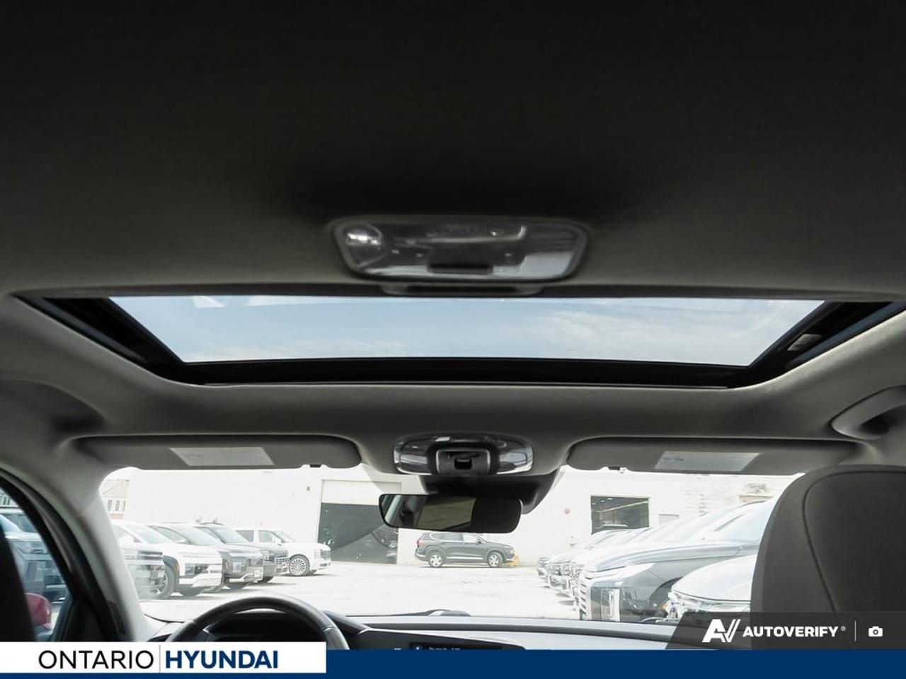 2022 Hyundai Elantra Preferred w/Sun & Tech Pkg 4dr Sedan Photo