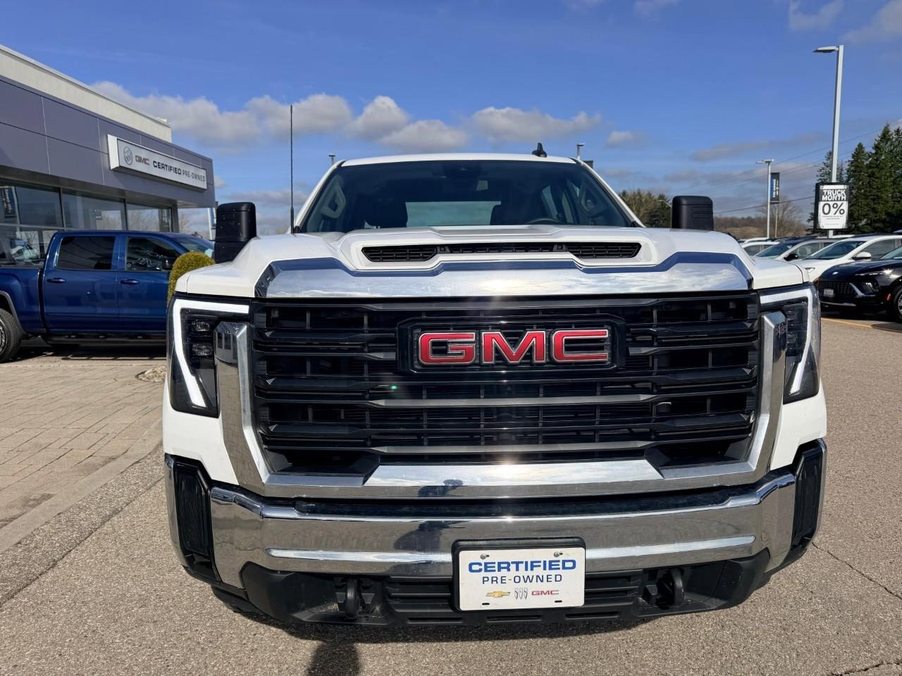 2024 GMC SIERRA 2500HD ProPRO, 6.6L V8, 4X4, STEELS, CLOTH, 1-OWNER. CERT Photo
