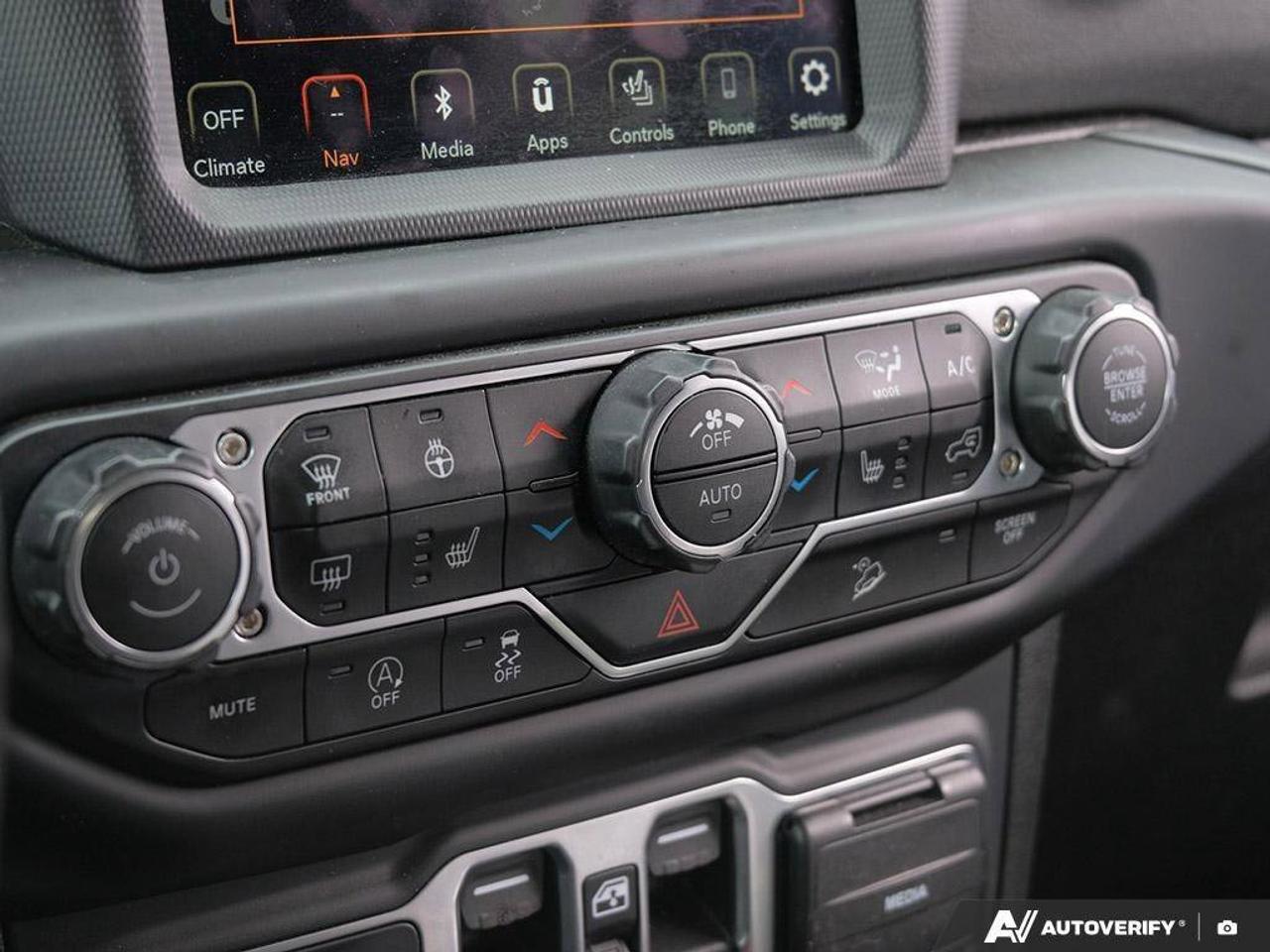 2019 Jeep WRANGLER UNLIMITED Sahara 4x4 Photo