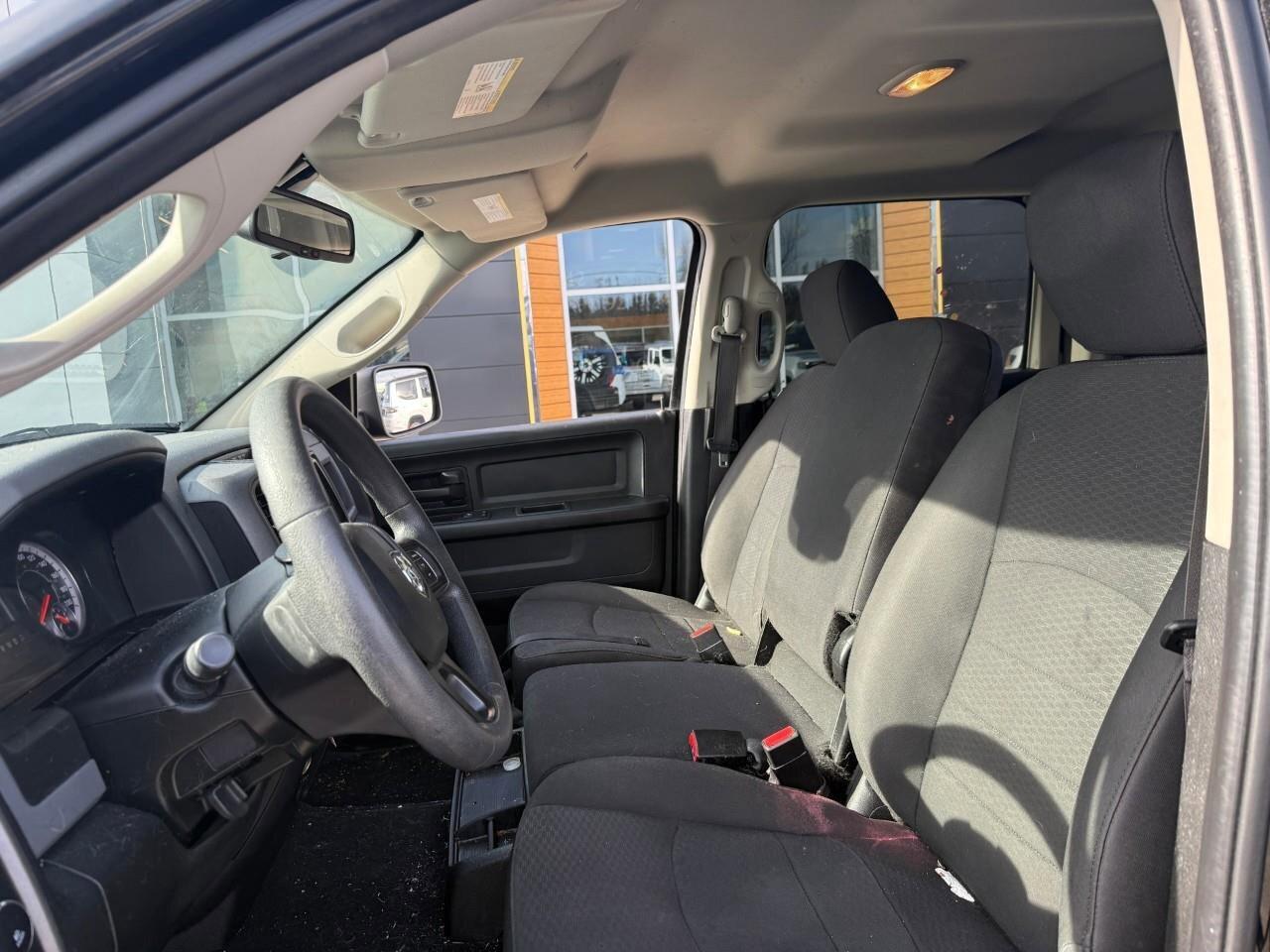 2019 RAM 1500 Classic Express 4x4 Crew Cab 5'7  Box Photo