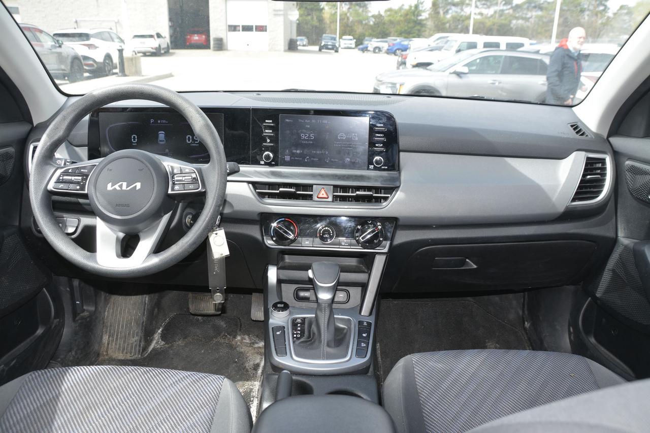 2024 Kia Seltos LX AWD   APPLE CARPLAY   BACK UP CAMERA Photo
