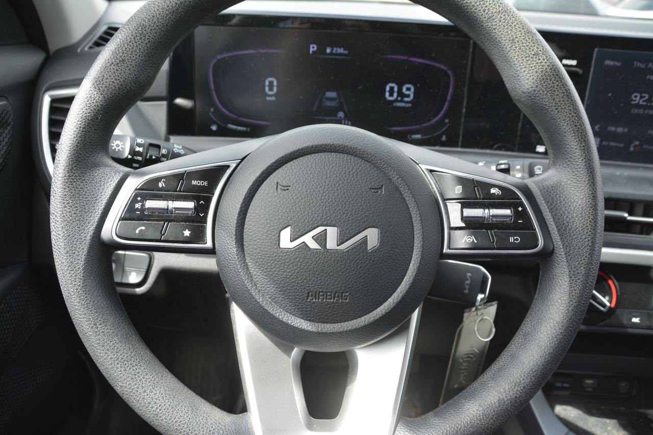 2024 Kia Seltos LX AWD   APPLE CARPLAY   BACK UP CAMERA Photo