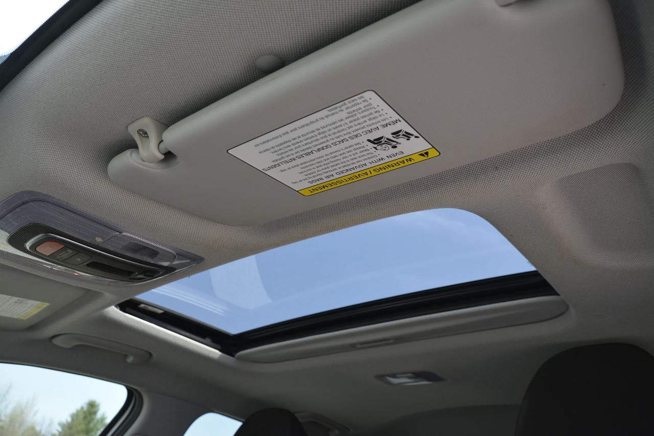 2022 Hyundai Elantra Preferred w-Sun & Tech Package Photo