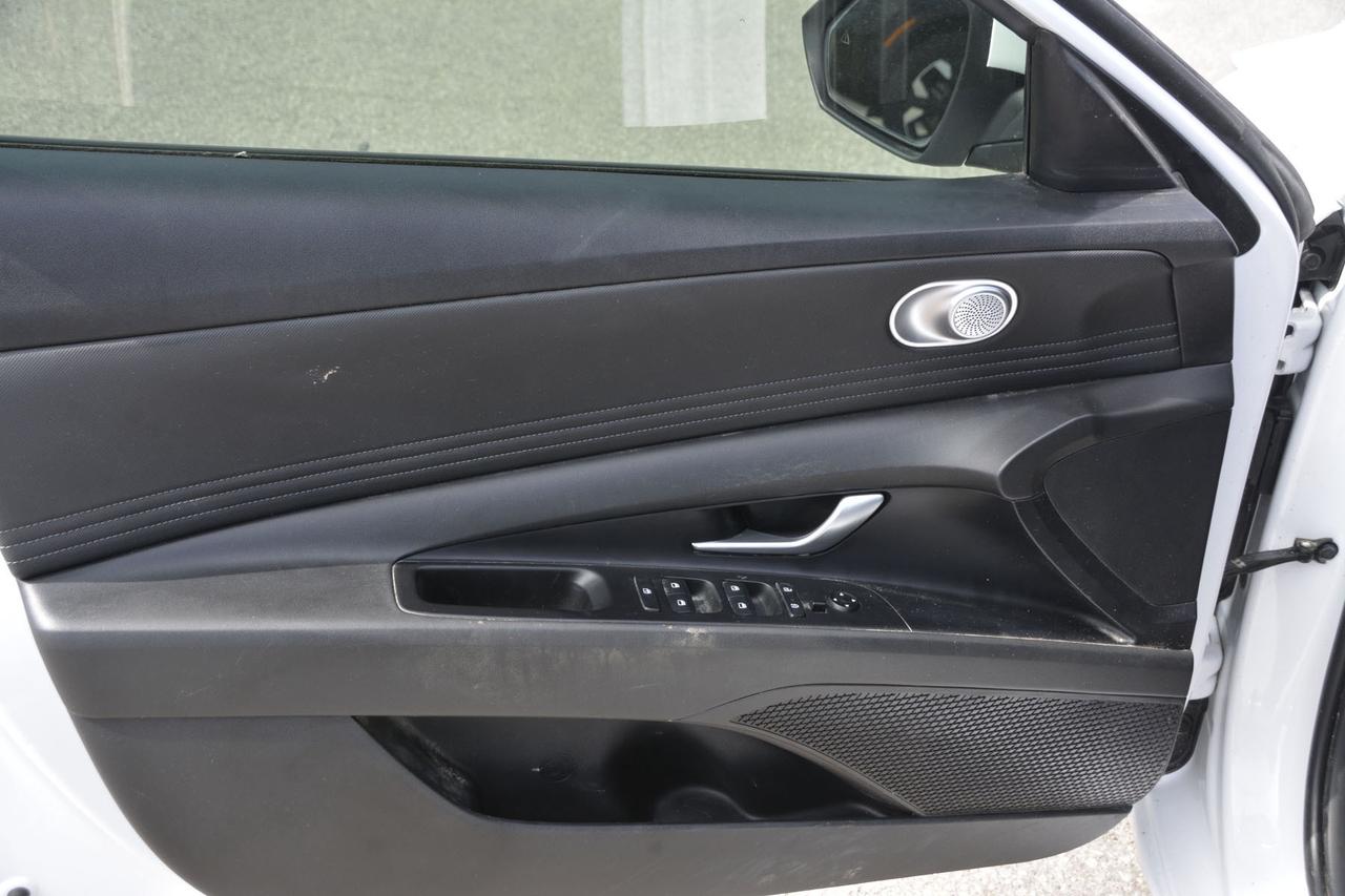 2022 Hyundai Elantra Preferred w-Sun & Tech Package Photo