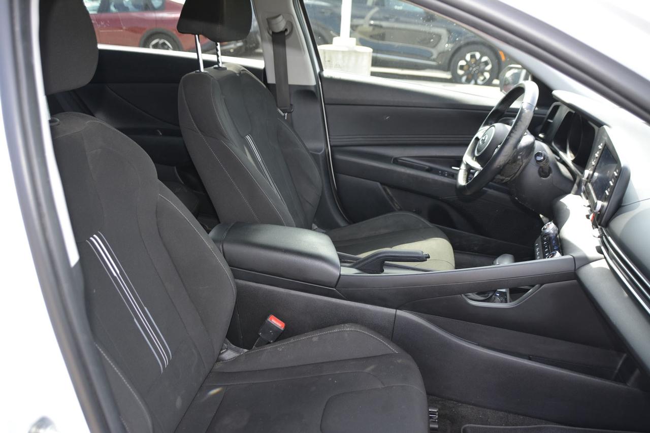 2022 Hyundai Elantra Preferred w-Sun & Tech Package Photo