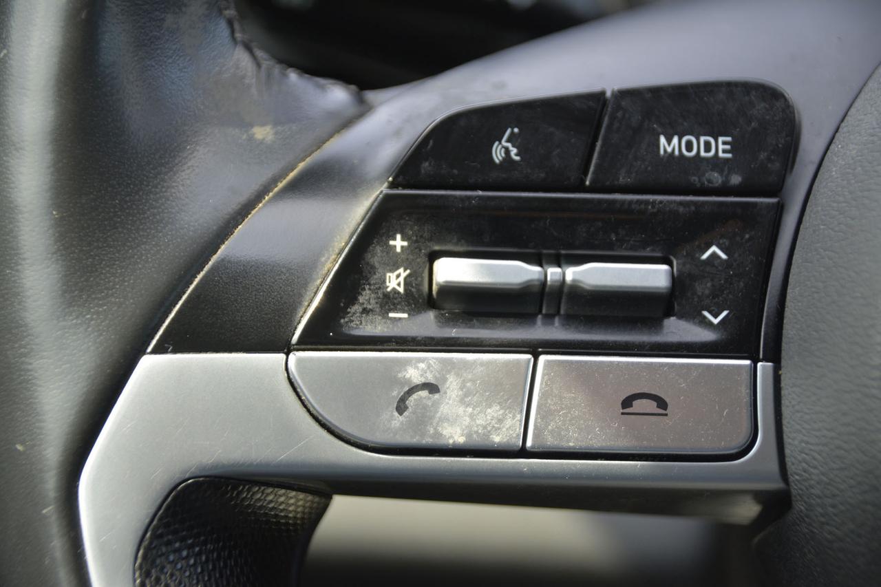 2022 Hyundai Elantra Preferred w-Sun & Tech Package Photo