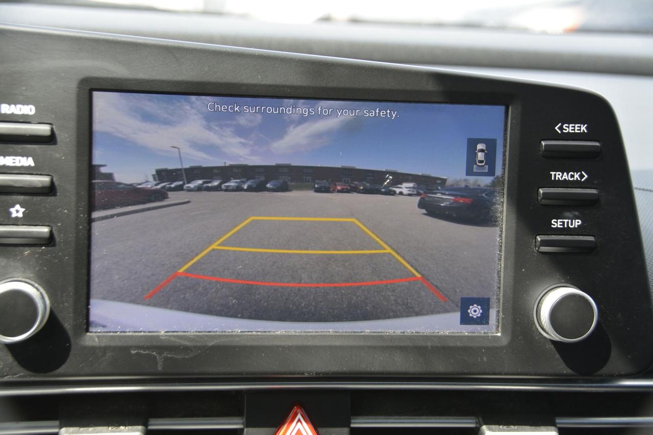 2022 Hyundai Elantra Preferred w-Sun & Tech Package Photo