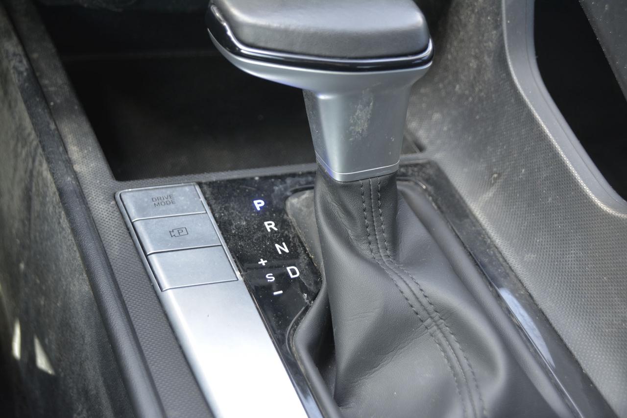 2022 Hyundai Elantra Preferred w-Sun & Tech Package Photo
