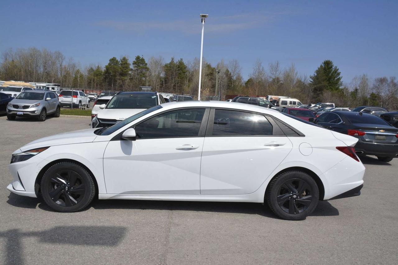 2022 Hyundai Elantra Preferred Photo1
