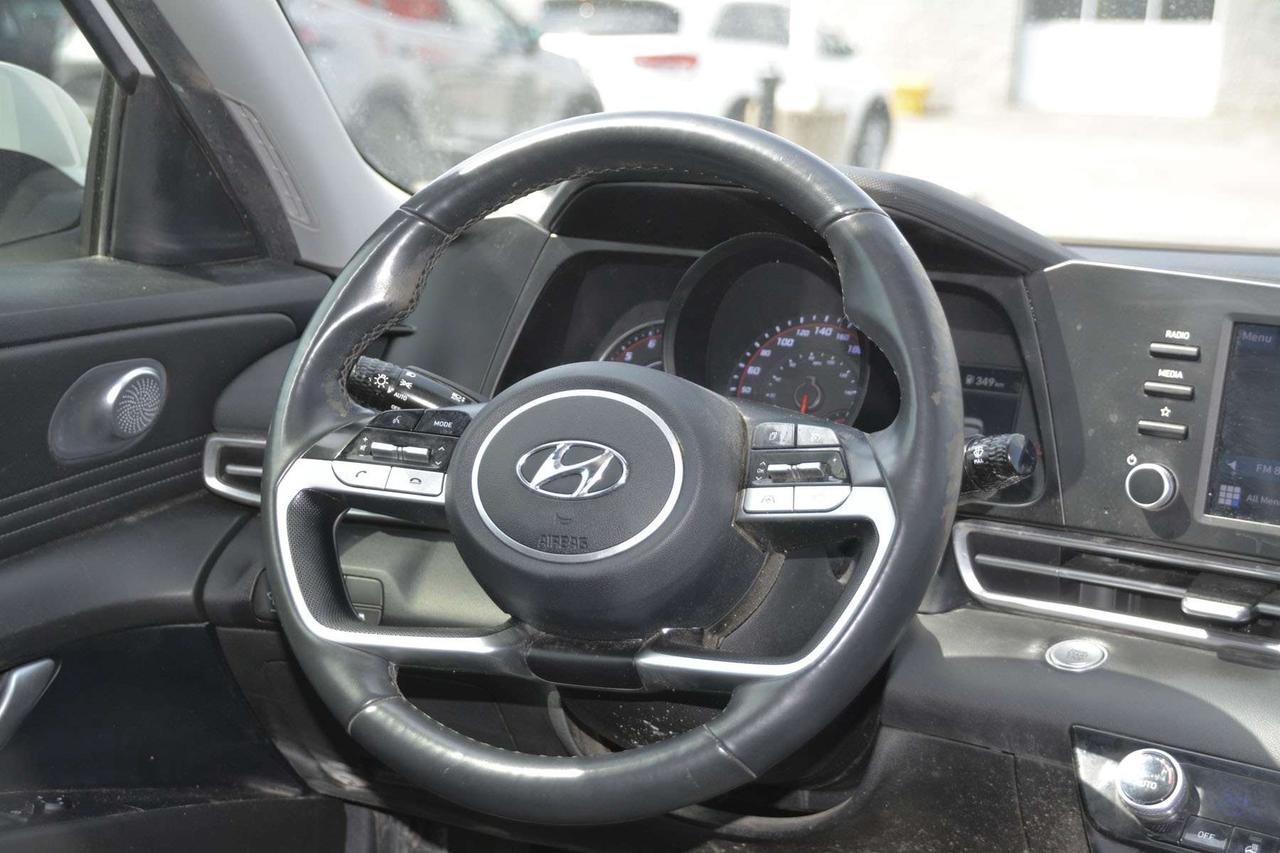 2022 Hyundai Elantra Preferred Photo