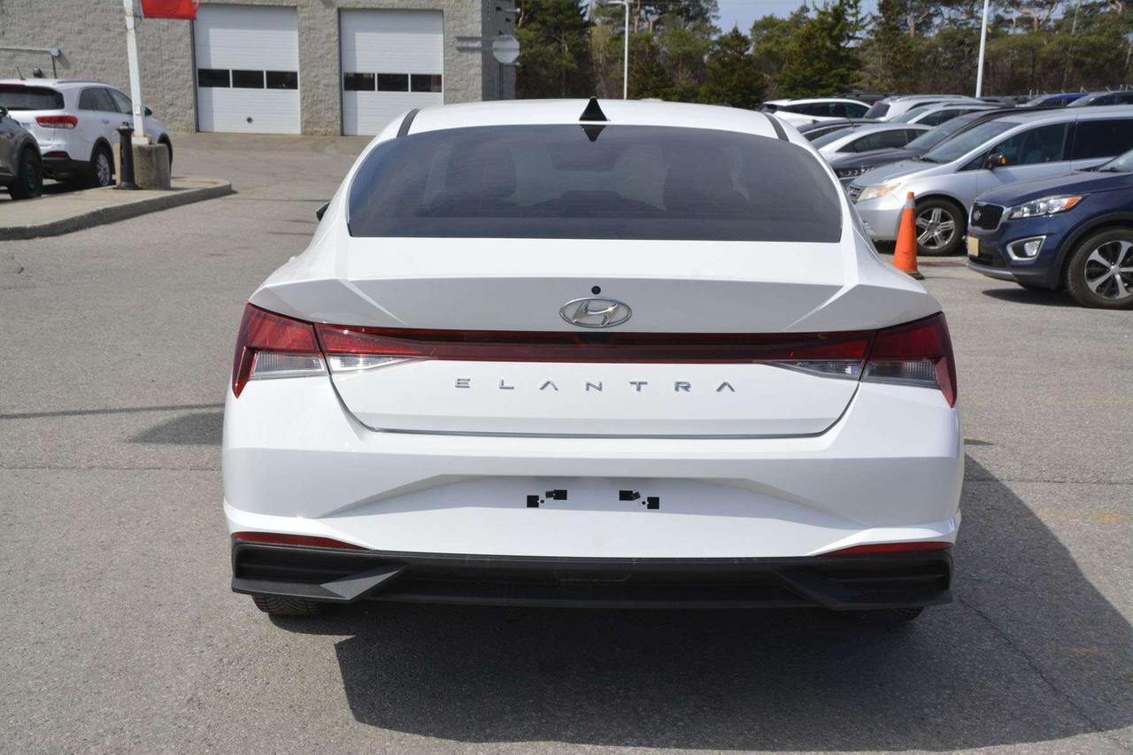 2022 Hyundai Elantra Preferred Photo