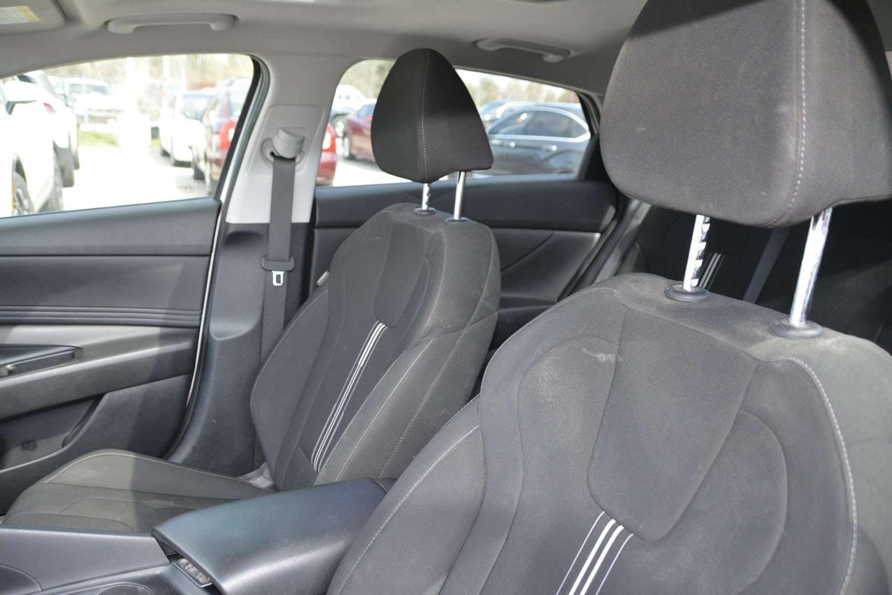 2022 Hyundai Elantra Preferred Photo