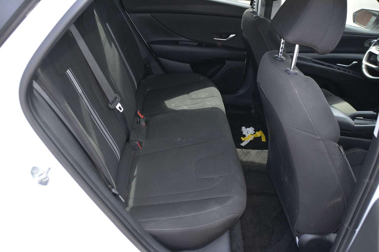 2022 Hyundai Elantra Preferred Photo