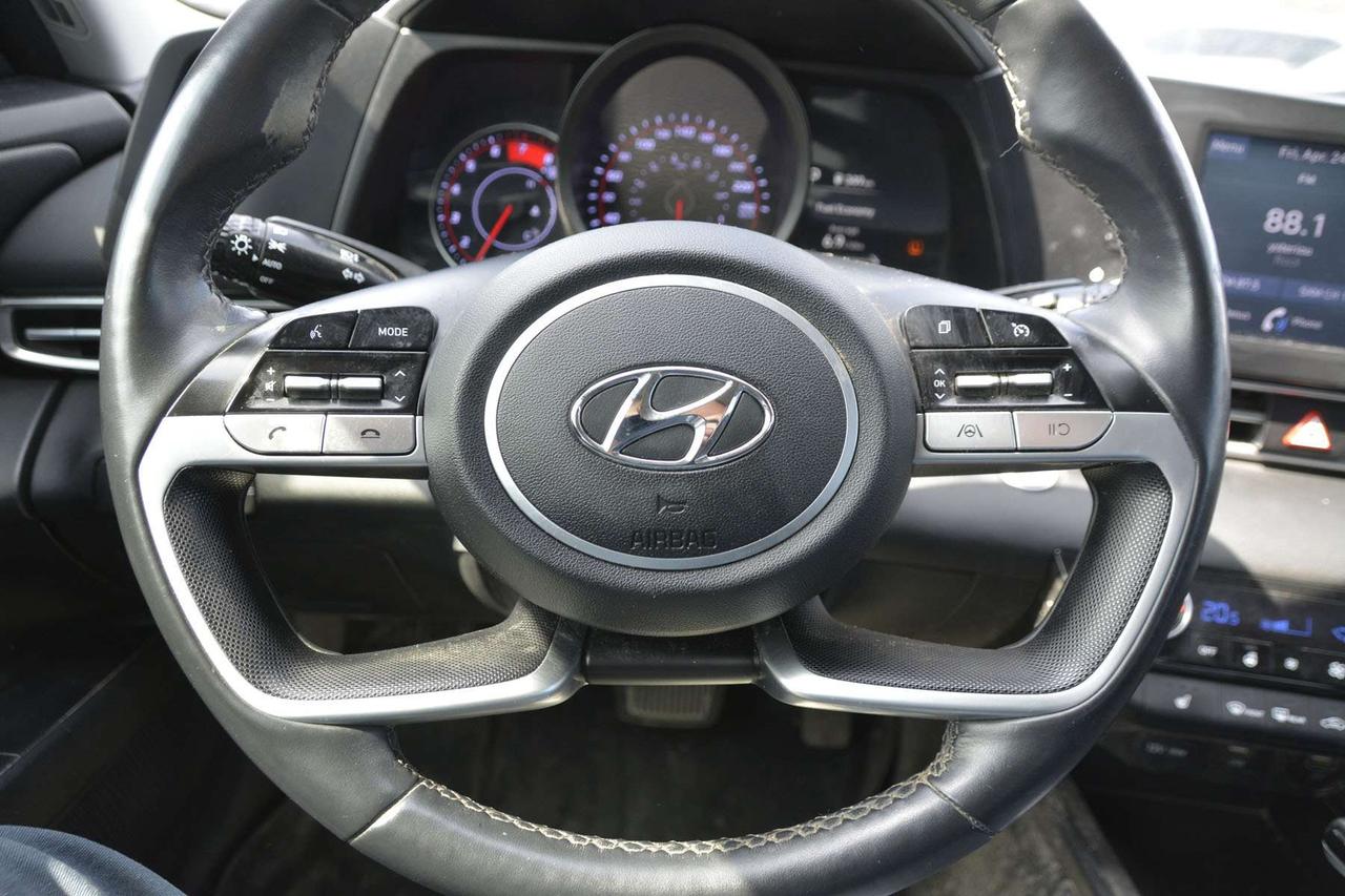2022 Hyundai Elantra Preferred Photo