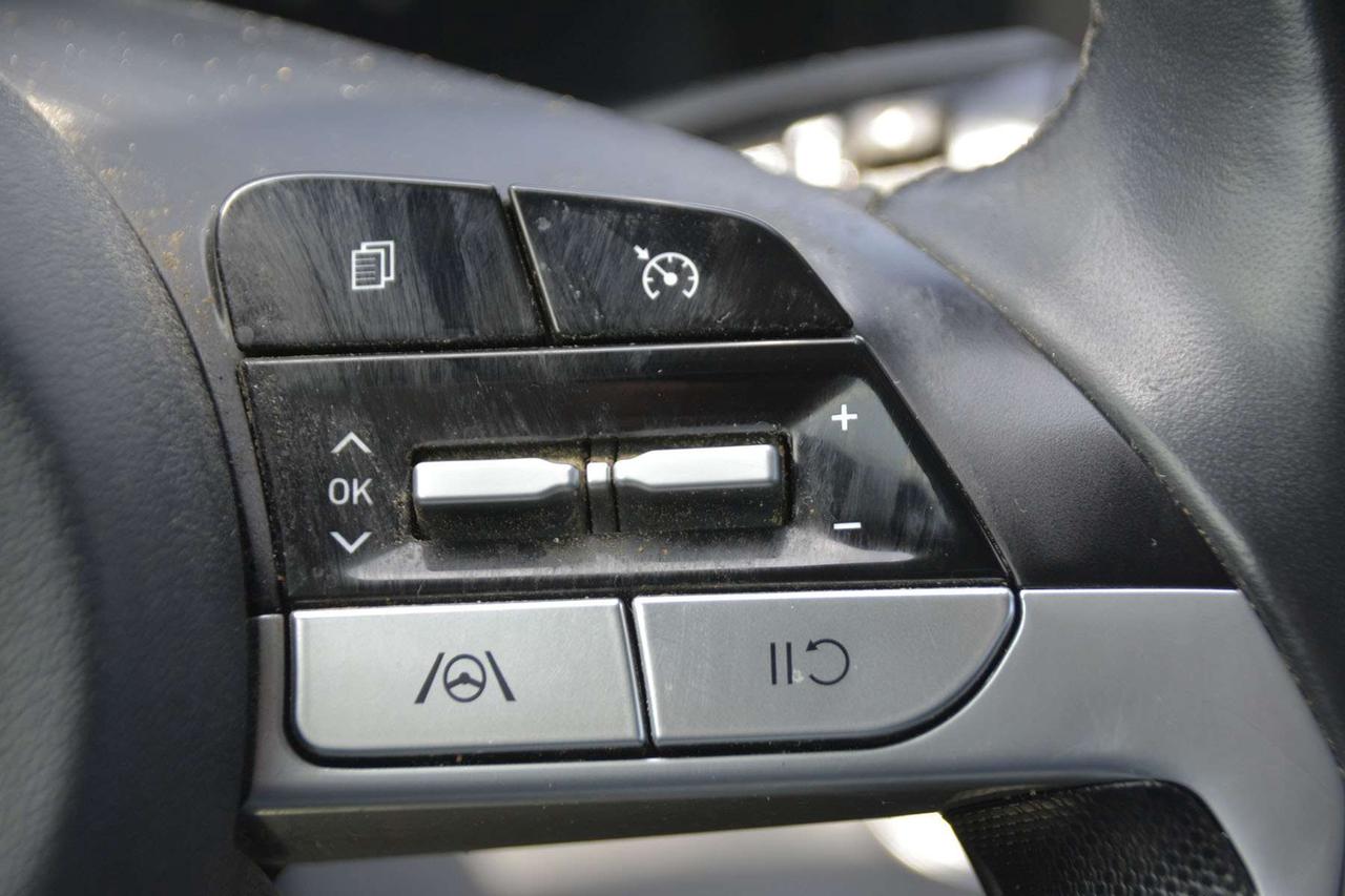 2022 Hyundai Elantra Preferred Photo