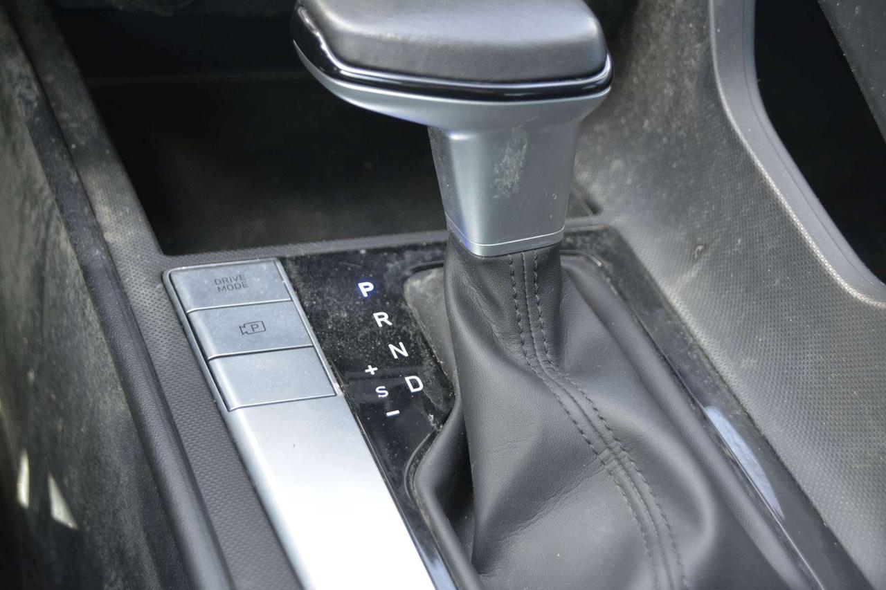 2022 Hyundai Elantra Preferred Photo