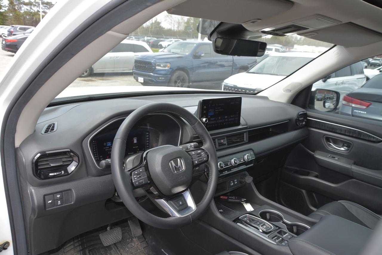 2025 Honda Pilot Touring AWD Photo