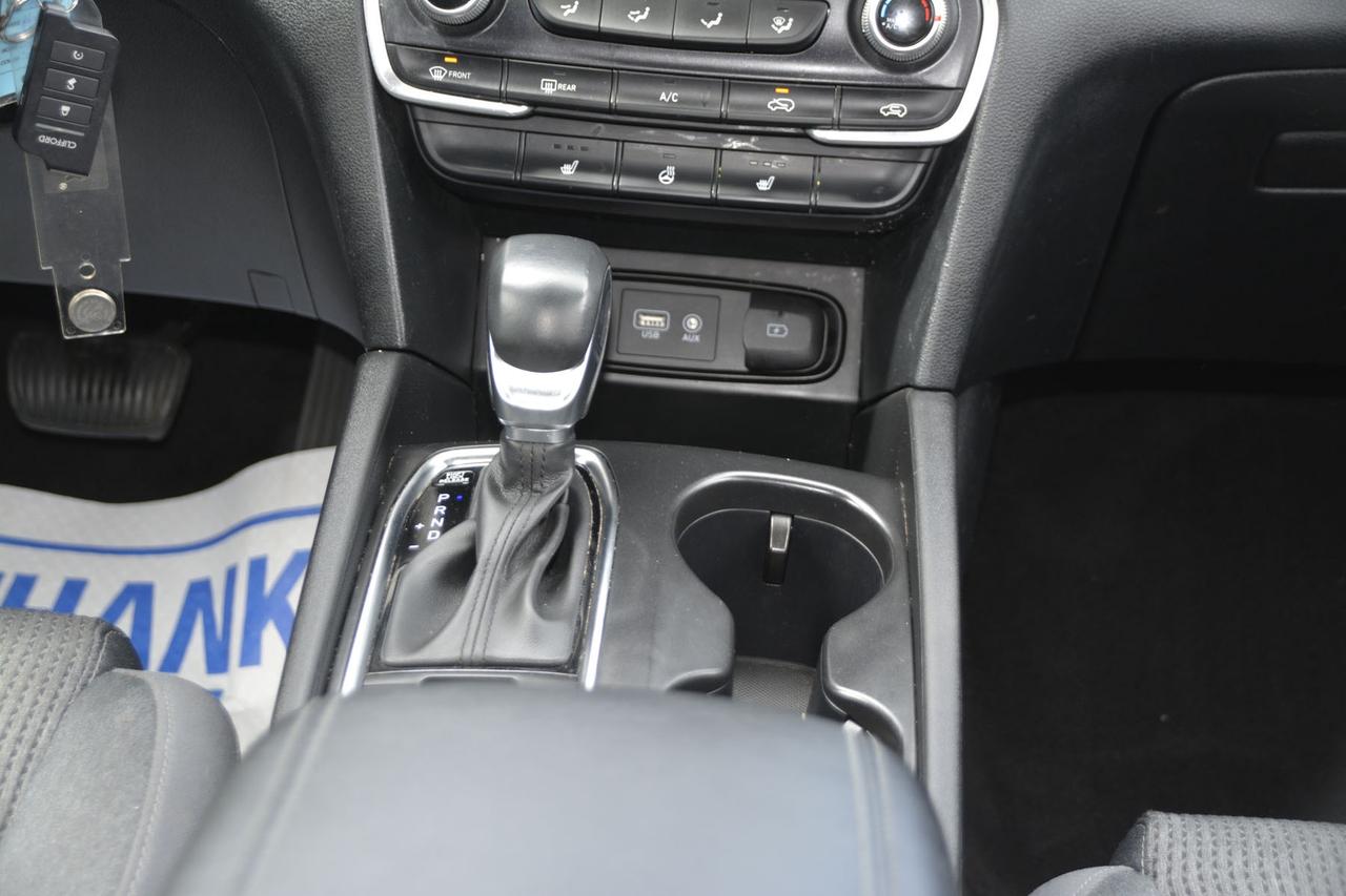 2020 Hyundai Santa Fe 2.4L Essential FWD Photo