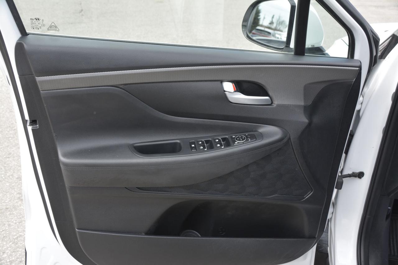 2020 Hyundai Santa Fe 2.4L Essential FWD Photo