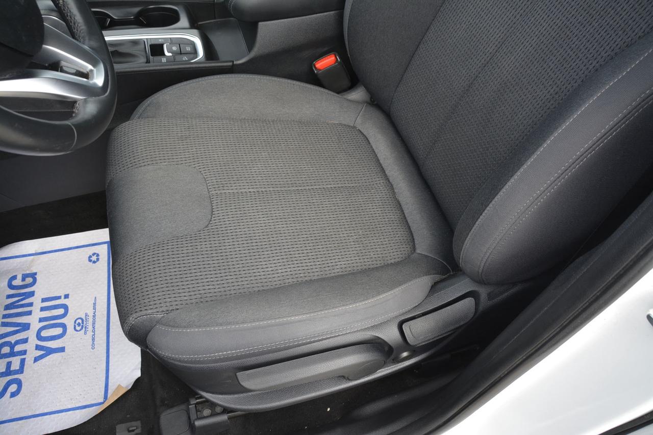 2020 Hyundai Santa Fe 2.4L Essential FWD Photo