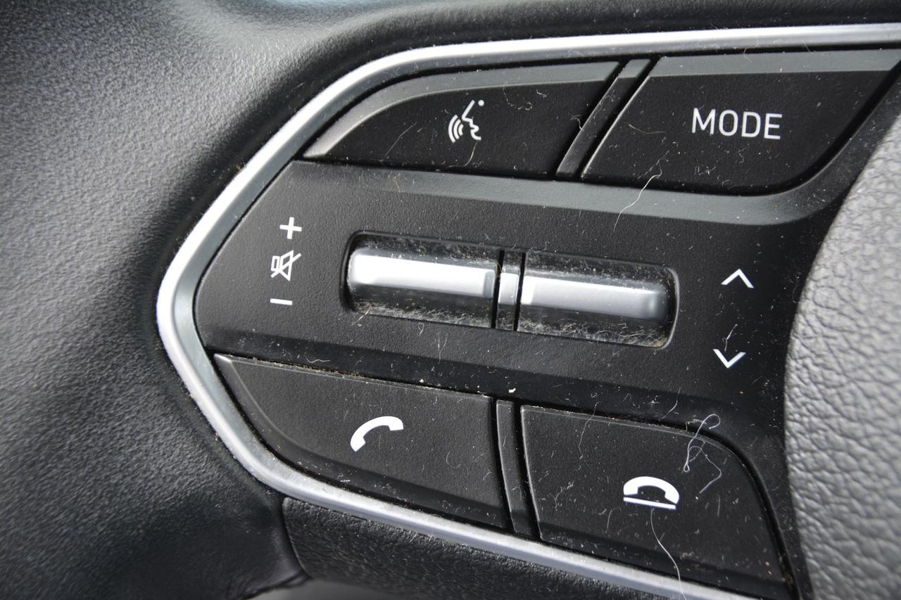 2020 Hyundai Santa Fe 2.4L Essential FWD Photo