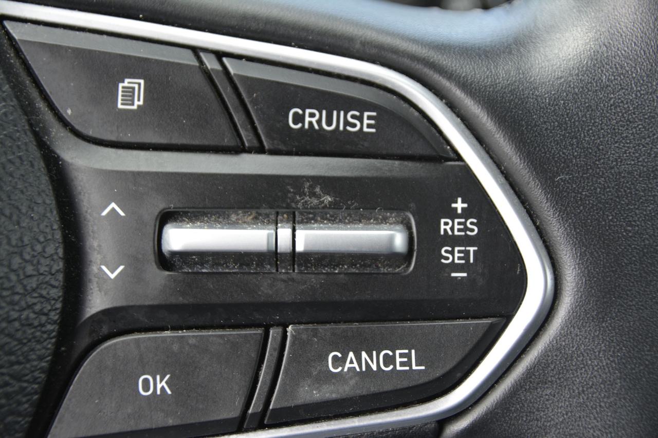 2020 Hyundai Santa Fe 2.4L Essential FWD Photo