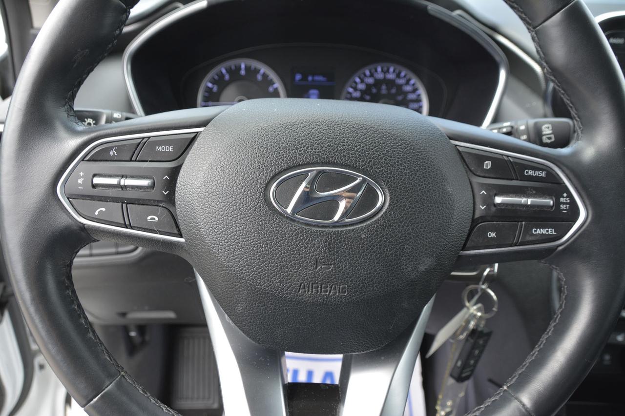 2020 Hyundai Santa Fe 2.4L Essential FWD Photo