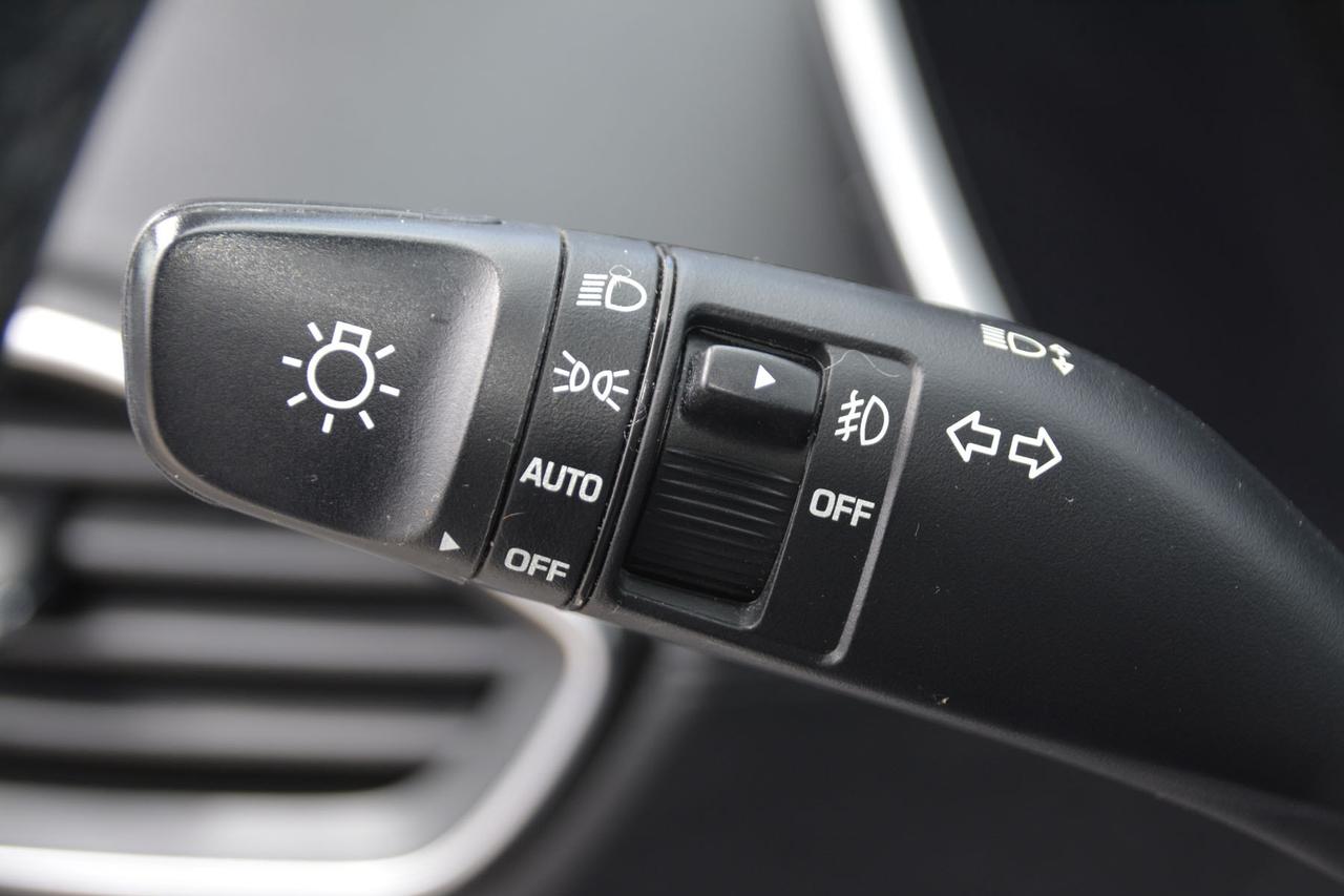 2020 Hyundai Santa Fe 2.4L Essential FWD Photo