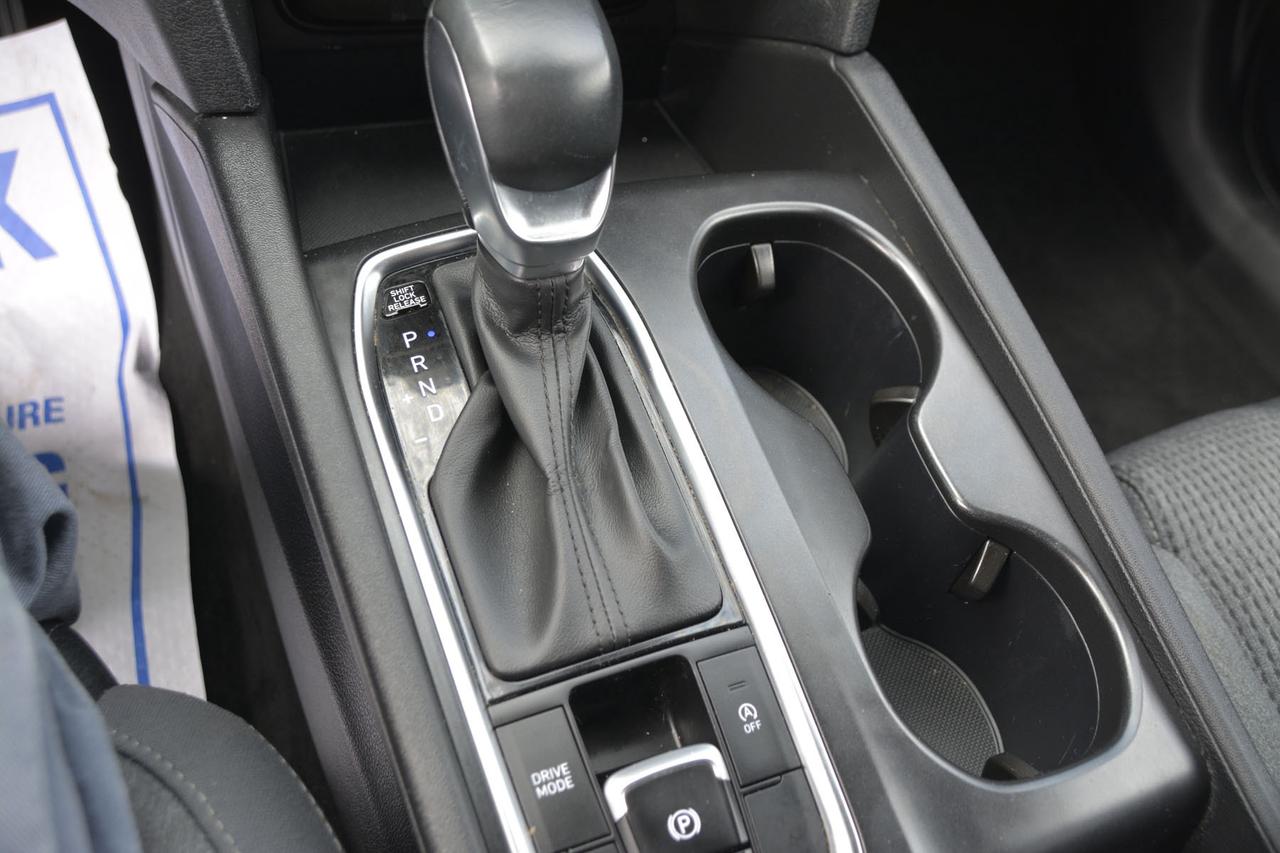 2020 Hyundai Santa Fe 2.4L Essential FWD Photo