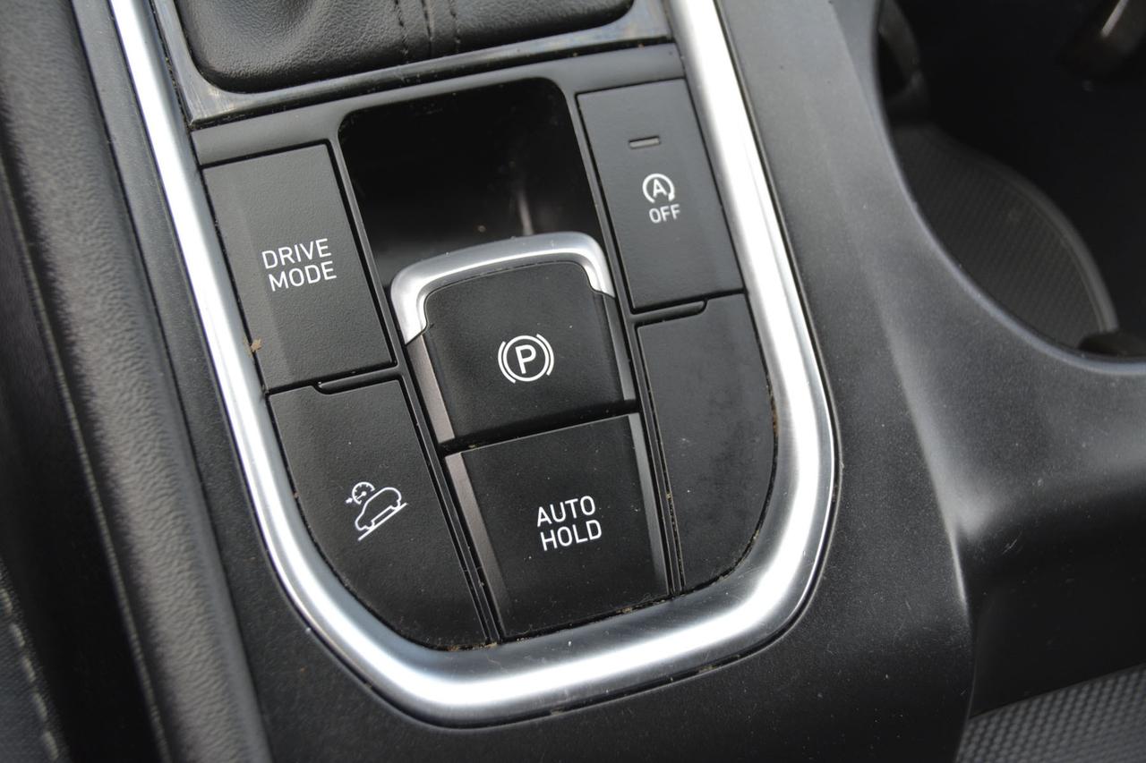 2020 Hyundai Santa Fe 2.4L Essential FWD Photo