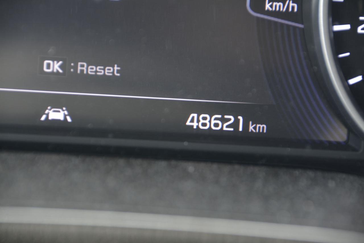 2022 Kia Seltos SX Turbo AWD w-Burgundy Interior Photo