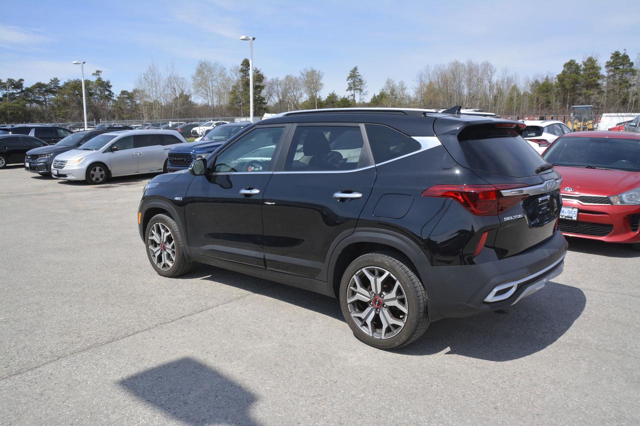 2022 Kia Seltos SX Turbo AWD w-Burgundy Interior Photo