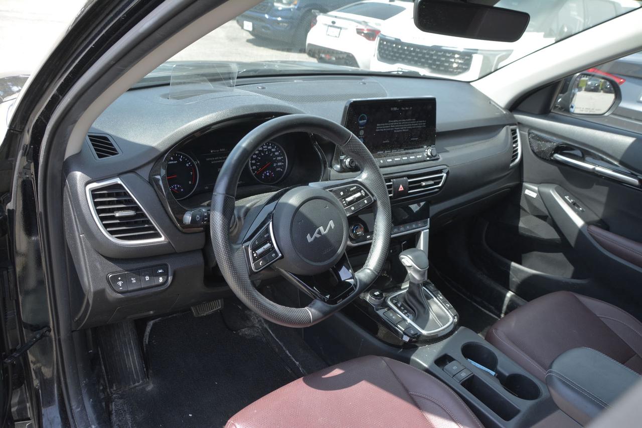 2022 Kia Seltos SX Turbo AWD w-Burgundy Interior Photo