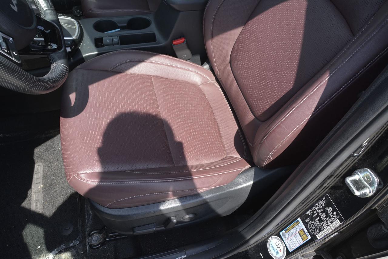 2022 Kia Seltos SX Turbo AWD w-Burgundy Interior Photo