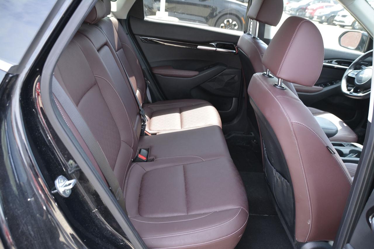 2022 Kia Seltos SX Turbo AWD w-Burgundy Interior Photo