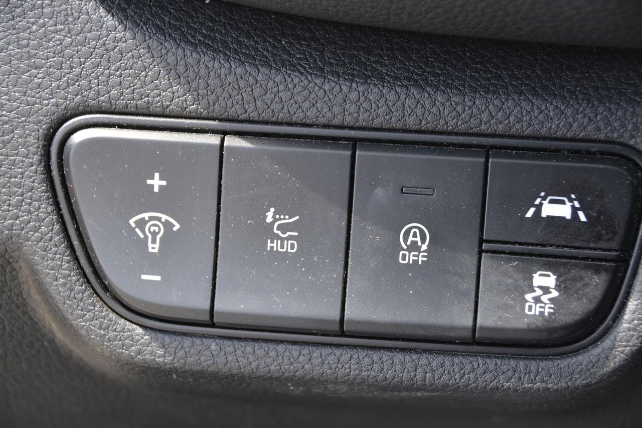 2022 Kia Seltos SX Turbo AWD w-Burgundy Interior Photo