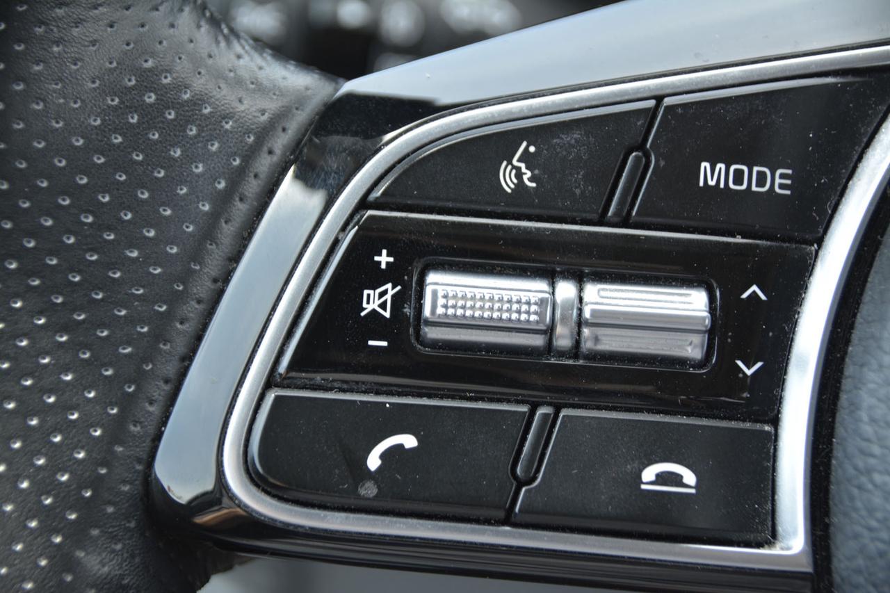 2022 Kia Seltos SX Turbo AWD w-Burgundy Interior Photo