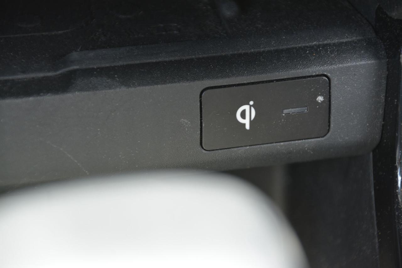 2022 Kia Seltos SX Turbo AWD w-Burgundy Interior Photo